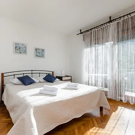 Gianna Apartment *